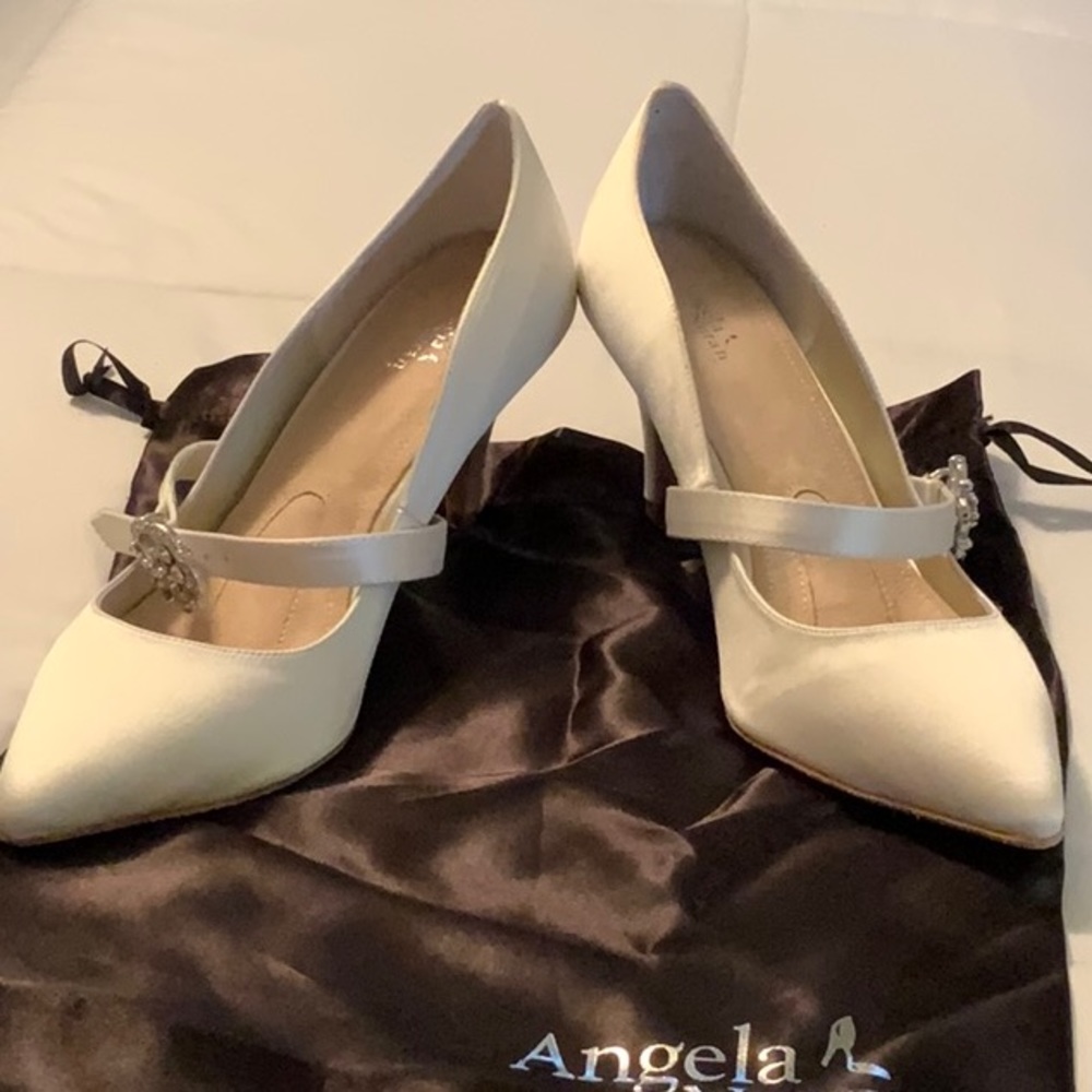 Angela Nuran- Sz.9 1/2- Elegance Dyeable- Wedding/Dance Shoes-3”Heels- NIB